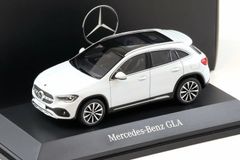Mercedes-Benz GLB ミニカー ホワイト 1/43 - メルカリ