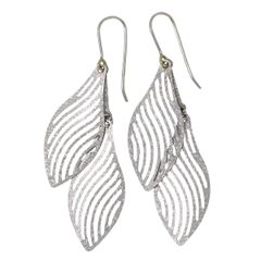 本物 スタージュエリー STAR JEWELRY リーフ モチーフ 18KT WG ピアス ホワイトゴールド アクセサリー ジュエリー 中古 【フォロー割】