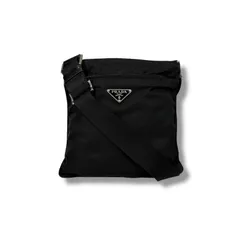 プラダ　PRADA トライアングルロゴ　ショルダーバッグ　クロスボディバッグ　ブラック　黒　テスートナイロン　三角ロゴプレート