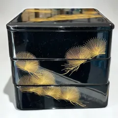 C-408　黒内洗朱　沈金蒔絵　三段重　古品　紙箱(ふたなしです)　状態良いと思います 輪島塗漆器の工房直販 輪島塗太郎 ⁄ 輪島市 塗太郎 ⁄ 輪島塗 重箱 隅