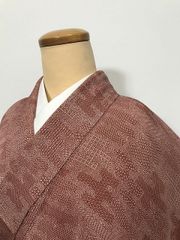 【中古】 Sサイズ 小紋 正絹 赤茶地に霞模様 袷着物 