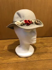 1105.シマ花柄レースグレーつばリボン帽子54cm