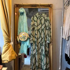 @ ZARA ザラ BASIC ベーシック 花柄 フラワー ワンピース Lサイズ 40 11号　シャツ　緑　ボタニカル　総柄　長袖　ロング　お呼ばれ　デート　オフィスカジュアル　食事会