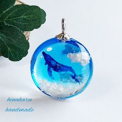 ぷっくりサークル＊空ネックレス(青空＊空飛ぶくじら)