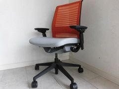 Steelcase社 スチールケース（アメリカ）（ＮＥＷ）ＴＨＩＮＫチェア　シンクチェア　オレンジ