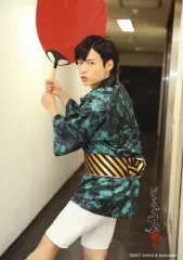 【中古】生写真(ジャニーズ) SixTONES/松村北斗/膝上・法被緑・両手団扇・体左向き/ジャニーズJr. 祭り