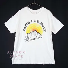 ◎肩幅46.5cm◎【山脈アーチロゴ】Altar'd State アルダードステール Faith can move mountains プリント 半袖Tシャツ Sサイズ ホワイト コットンポリエステル（60/40）【湘南倉庫】USメンズ古着　T62 アウトドア