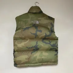 THE NORTH FACE ヌプシダウンベスト　センターロゴ　迷彩カモフラ 美品 迷彩センターロゴ NORTH FACE ヌプシダウンベスト ND01587
