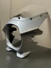 Z650RS ビキニカウル 純正色 メタリックムーンダストグレー マウントボルト カラバリ変更した2023年モデルのカワサキ・Z650RSにメタリックムーン