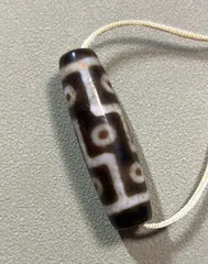 九眼天珠　／チベット　天珠　dZi　ジービーズ　西蔵