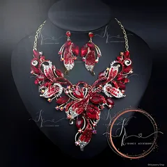 ルビー・ロマンス・オーラ・シルバ・クリア ネックレス ピアス   煌びやか、卒業式、結婚式、ウェディングパーティー、発表会、カラオケ大会、オペラ、舞台、ショーアクセサリー  ゴージャス  美しいキラキラ きれい  コスチュームアクセサリー ベリーダンス