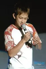 【中古】生写真(ジャニーズ) 関ジャニ∞/横山裕/上半身・衣装Tシャツ白.赤・右手マイク・背景黒・2Lサイズ/関ジャニ∞ SUMMER SPECIAL 2006 『Another’s ANOTHER』