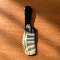 Y-147 高級希少極上品天然白水牛角手彫り牡丹櫛くし