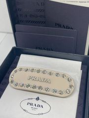 ウォニョンちゃん使用 PRADA ヘアピン ストーン付き ピンク - メルカリ
