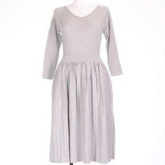 ★SALE 63％OFF★ラメ入り ニットワンピース 七分袖 ひざ丈 ハーフ フレアスカート M グレー【アンドクチュール And Couture】