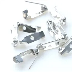 Q-163 ブローチピン 15mm  10個【シルバー】銀 ピンブローチ 金具 パーツ ハンドメイド アクセサリー 手芸 コサージュピン ウラピン 造花ピン 1ホール　ハンドメイド　アクセサリーパーツ