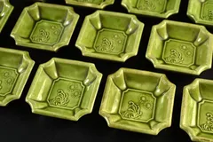 骨董　淡路珉平焼　タイルグリーン 陽刻　希少　5本爪龍紋　楕円形　豆皿 骨董 淡路珉平焼 タイルグリーン 陽刻 希少 5本爪龍紋 楕円形 豆