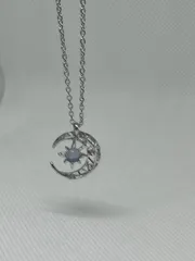 ネックレス　三日月