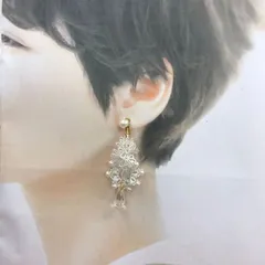 【福祉施設制作】杏樹作　イヤリング　「ビーズタティングの純白の雫」NO.4304　P