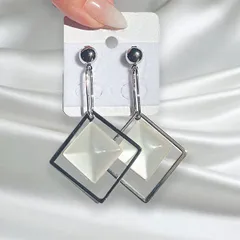 ピアス きれいめ 大人 高級感 揺れる スクエア 四角 キラキラ シルバー