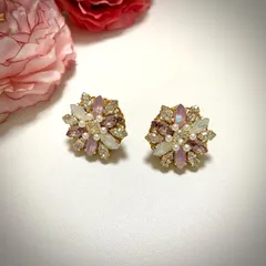 スワロフスキー フラワービジューイヤリング　ピンク系