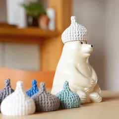 シロクマくんのちいさなどんぐり帽子