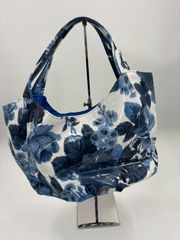 Think Bee! シンクビー 花柄トートバッグ ブルー系 撥水加工 大容量 美品