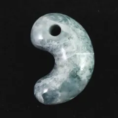 糸魚川コン沢翡翠♦勾玉No.② 入コン沢 勾玉:糸魚川翡翠 MT0221 | 糸魚川翡翠工房こたきBASE店