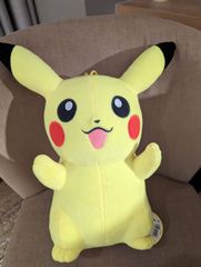 海外限定　ベトナム　正規品　30センチ　ピカチュウ　ぬいぐるみ