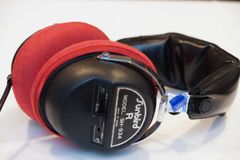Sunbird SH-934 のイヤーパッドの保護・修理に mimimamo スーパーストレッチ・ヘッドホンカバー （サイズ：L、色：レッド、型番：MHC-002-RD）