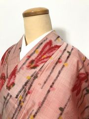 【中古】Sサイズ 紬 正絹 ピンク地に絣文様 アンティーク