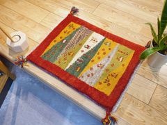 ペルシャ　ギャッベ　玄関マット小　ラグ　58x42.5cm　ヤギ　羊　生命の木　赤　黄緑　グレー　黄色　NN19817