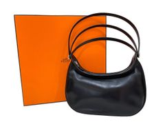 【極美品】HERMES エルメス カポラル ボックスカーフ ブラック シルバー金具 F刻印□ ヴィンテージ ハンドバッグ 中古 ショルダーバッグ レディース 女性用 ブランド 本革 レザー カーフ 黒 希少 レア プレゼント ギフト バック