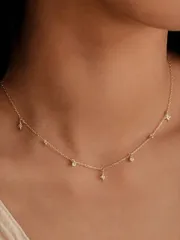 ジュエリー レディース ネックレス チェーン スター ネックレス 銀製 925スターリングシルバー ボヘミアン スタイル チョーカー 18kゴールド プレート調節可能 金または銀のチョーカー パーティジュエリーギフ