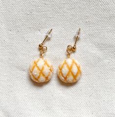 ミニチュア　メロンパン　ピアス　金属アレルギー対応