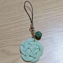 水引梅結びストラップ　裏葉色　☆推し色　緑色　黄緑色　グリーン☆