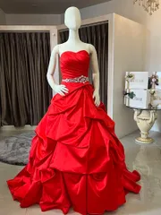 美品★値下げ中！上質サテンの輝き ❇︎ 気品漂うエレガントレッドドレス