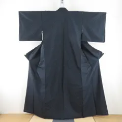 紬 着物 大島紬 幾何学模様 横双織式 黒色ｘ紺色 袷 広衿 カジュアル 仕立て上がり着物 身丈158cm