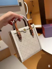 2024年最新】トリーバーチ TORYBURCH 斜めがけショルダーバッグ クラッチバッグ タッセル アウトレット 50671-500 | バッグ  バック かばん 鞄 通勤 肩掛け 斜め掛け レディース かわいい 可愛い おしゃれ オシャレ ブランド 本革 レザー 秋の人気アイテム - メルカリ