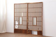 ▼現状販売▼ 障子戸2枚セット アンティーク建具 昭和初期 縦額入り 引き戸 建具 4～7営業日前後で発送(※修理加工希望の方3ヶ月程で発送) R-036756