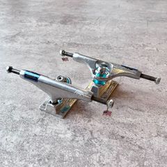 【トラック】”HOLLOW LIGHT” 148 HI (8.1-8.25 inch) 【THUNDER TRUCKS】サンダートラック