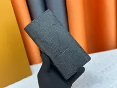 LVルイ・ヴィトン／財布／エンボスでアルファベットと大胆なフロントを織り交ぜて刻み込む。コインやカード、紙幣などの持ち物を収納できるおしゃれなメンズアイテム[本日特価|新品未使用品]