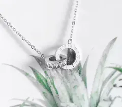 ローマ数字　ダブルリングネックレス