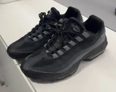 美品 タグ・箱付 エアマックス95 エッセンシャル トリプルブラック 29cm 希少急ぐ!! NIKE Air Max 95 Essential 