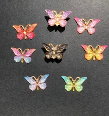 1347蝶の帯留め　ピンク、赤　水色、緑　オレンジ　黄色　黒　帯留　浴衣　レース浴衣　帯締め　三分紐　飾り襟　つけ襟　つけ袖　レース　パール　フリル　髪飾り　着物　帯のサムネイル