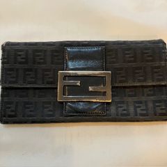 フェンディ　FENDI　2つ折り　長財布