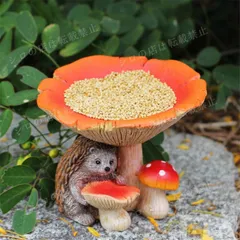 まぐれなハリネズミのきのこの樹脂の動物の置物の鳥の餌箱の飾り芝生のパティオや庭の の装飾のための