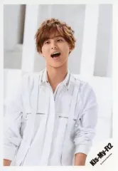 【中古】生写真(ジャニーズ) Kis-My-Ft2/藤ケ谷太輔/上半身・衣装白・両手下・口開け・目線左・背景白/シングル「君、僕。」MV＆ジャケ写オフショット/公式生写真 