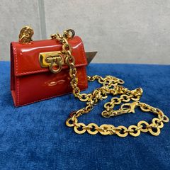未使用級 サルヴァトーレフェラガモ レザー チェーン ミニポーチ チャーム 赤 新品未使用フェラガモ レザー ミニバッグ マイクロ ゴールドチェーン