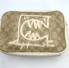 COACH×Guang Yu コラボ/シグネチャーキャンバス 限定グラフィック ショルダーバッグ ベージュ×アイボリーレザー ダブルジップ/ダブルファスナー 内ポケット有 ユニセックス 28×20×8cm お手持ちのストラップ取付可 ストラップなし 正規品美品